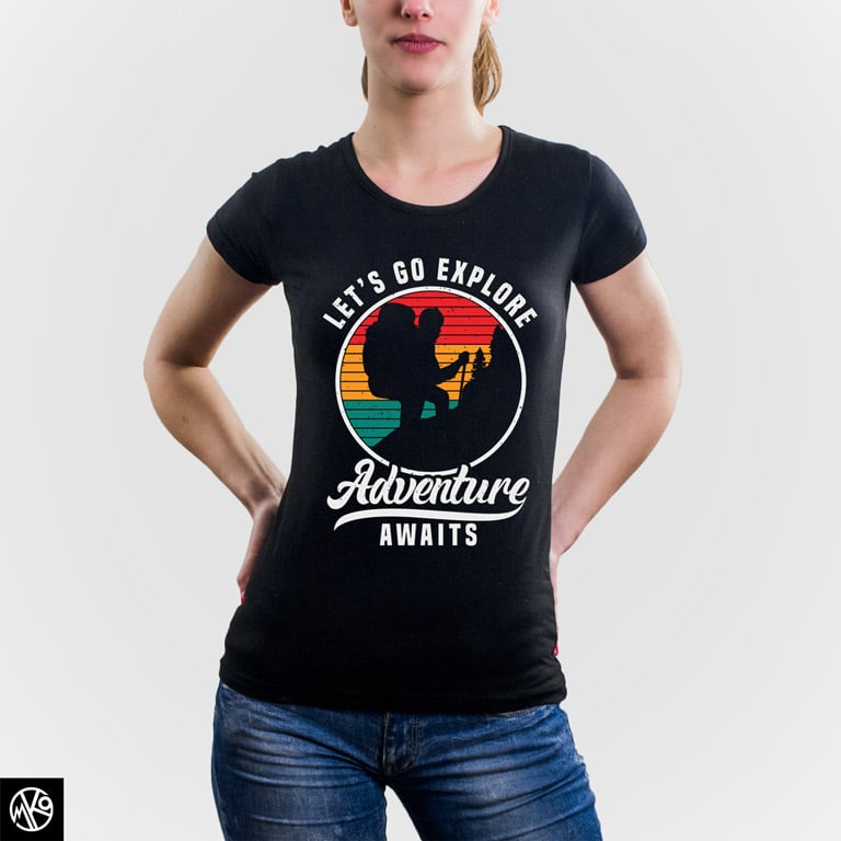 Adventure Awaits majica